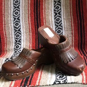 Vintage MUDD studded brown clogs